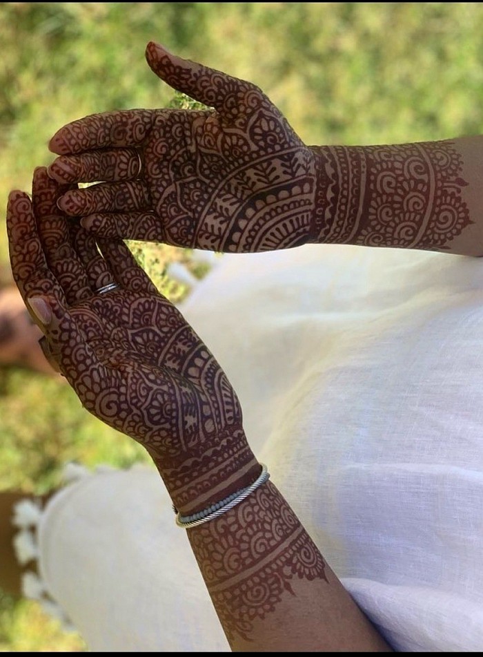 100% All Natural Red Brown Henna. Mehndi Art by Catana in Missoula, Montana